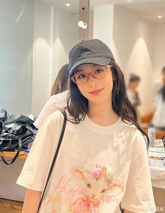 #杨紫随拍9宫格##杨紫9宫格库存#杨紫的九宫格，充满惊喜。攒下的时光，此刻闪耀