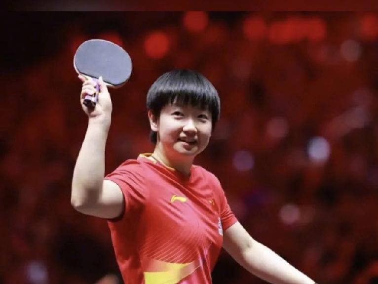 伦敦世乒赛女团淘汰赛喜讯：在刚刚结束的世乒赛女团淘汰赛上半区的一场比赛中，国乒女