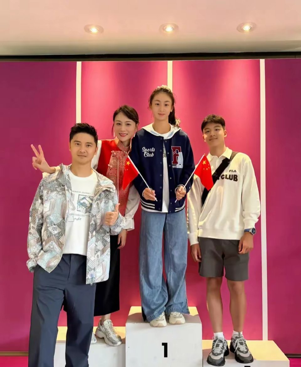 震惊！同样去巴黎看奥运，田亮一家全网称赞，李小鹏一家却被追着骂 ​​​