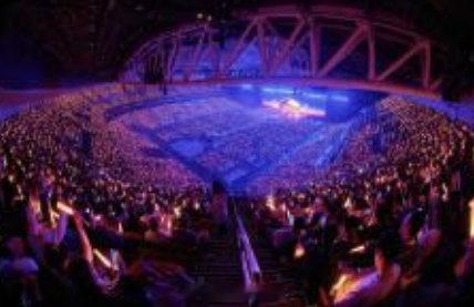 抽4个人去看演 会 酒店+机票+演 会门票全  ，不要的可现60    00元 