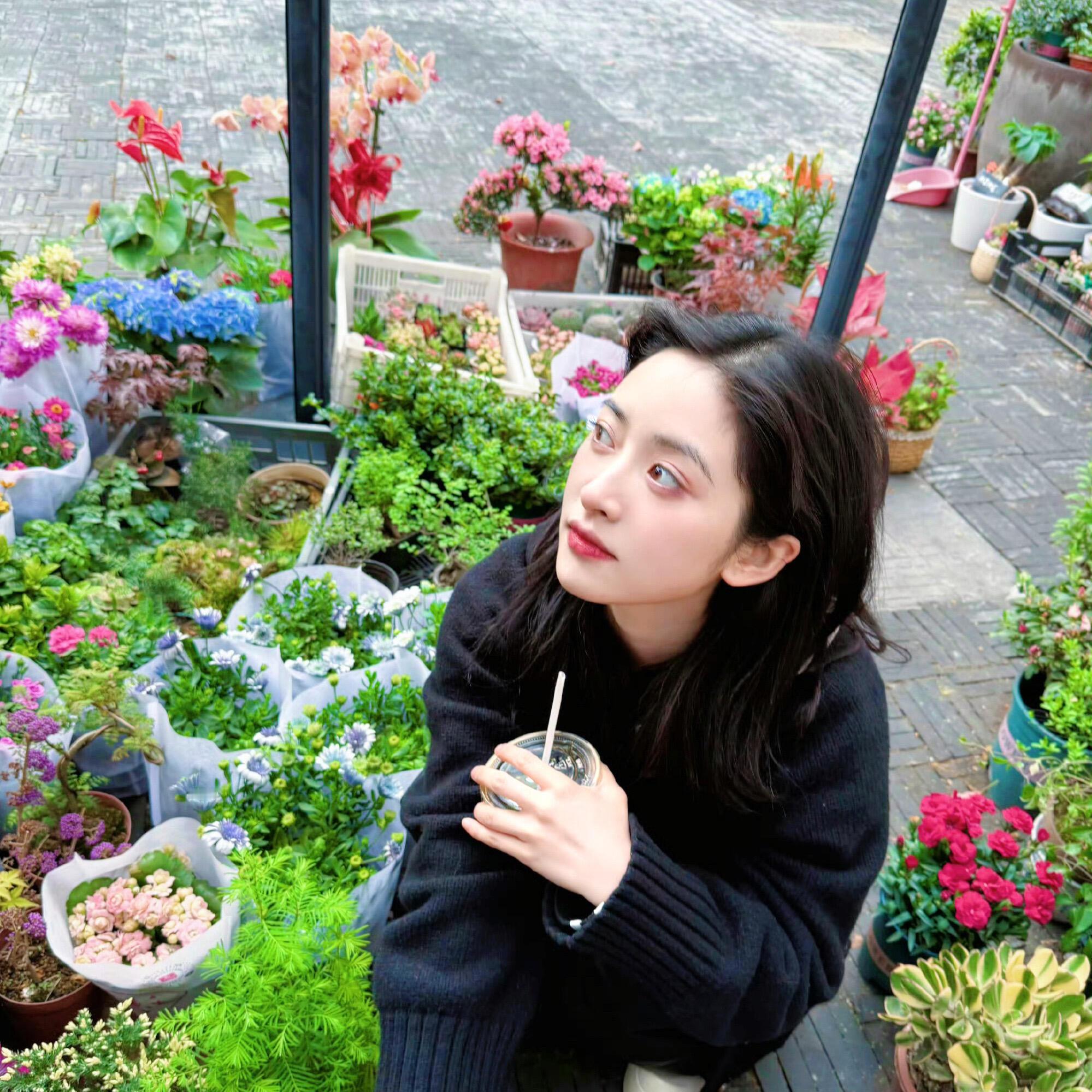 分享一些月月的头像被沈月迷到真的是轻轻松松呀~ 