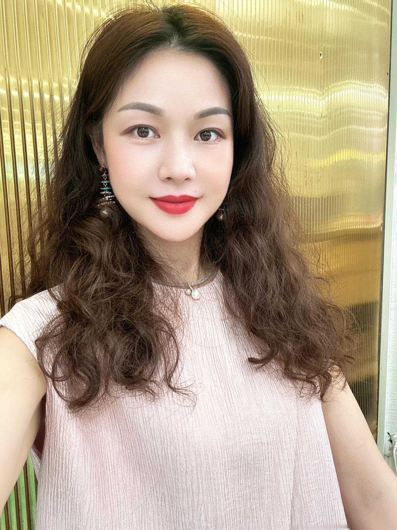 十一月的最后一天，不求所有的日子 都泛着光，只愿每一天都承载着健康。穿搭分享每一