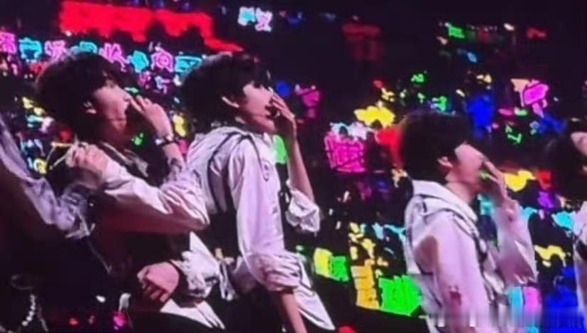 top登陆少年笑不出来TF四代惊讶 荣耀之战排名，爱丫爱丫第二，top登陆少年笑