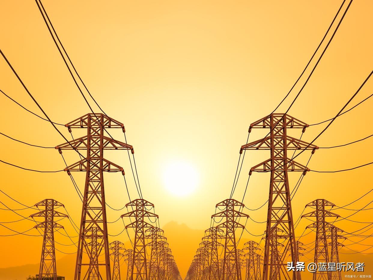 今天电力股继续大涨，是几个“硬核”原因一起发力，形成了“火上浇油”的效果：

1