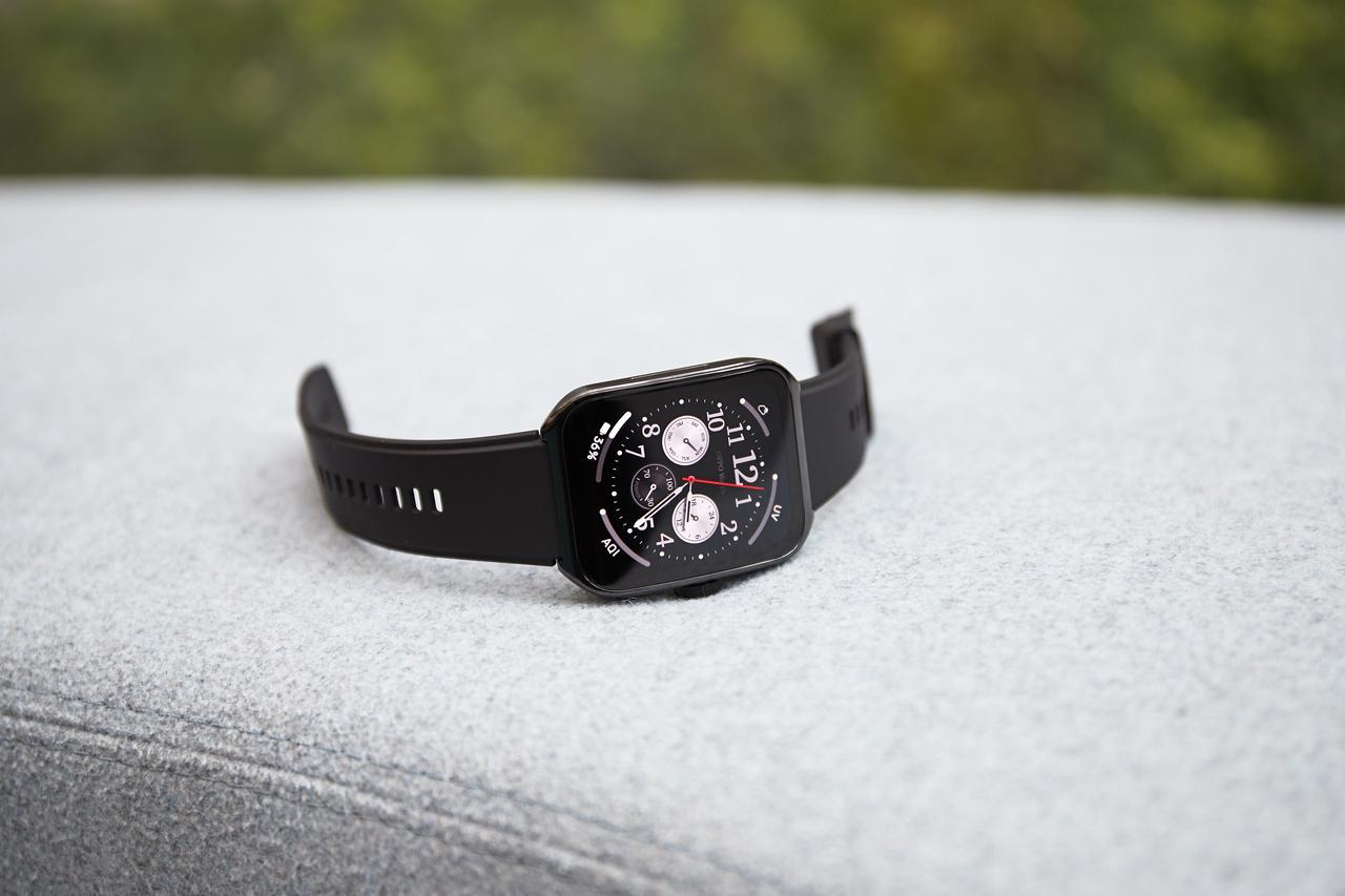 用过了Apple Watch S8，也用过华为WATCH 4 Pro，都挺好，就
