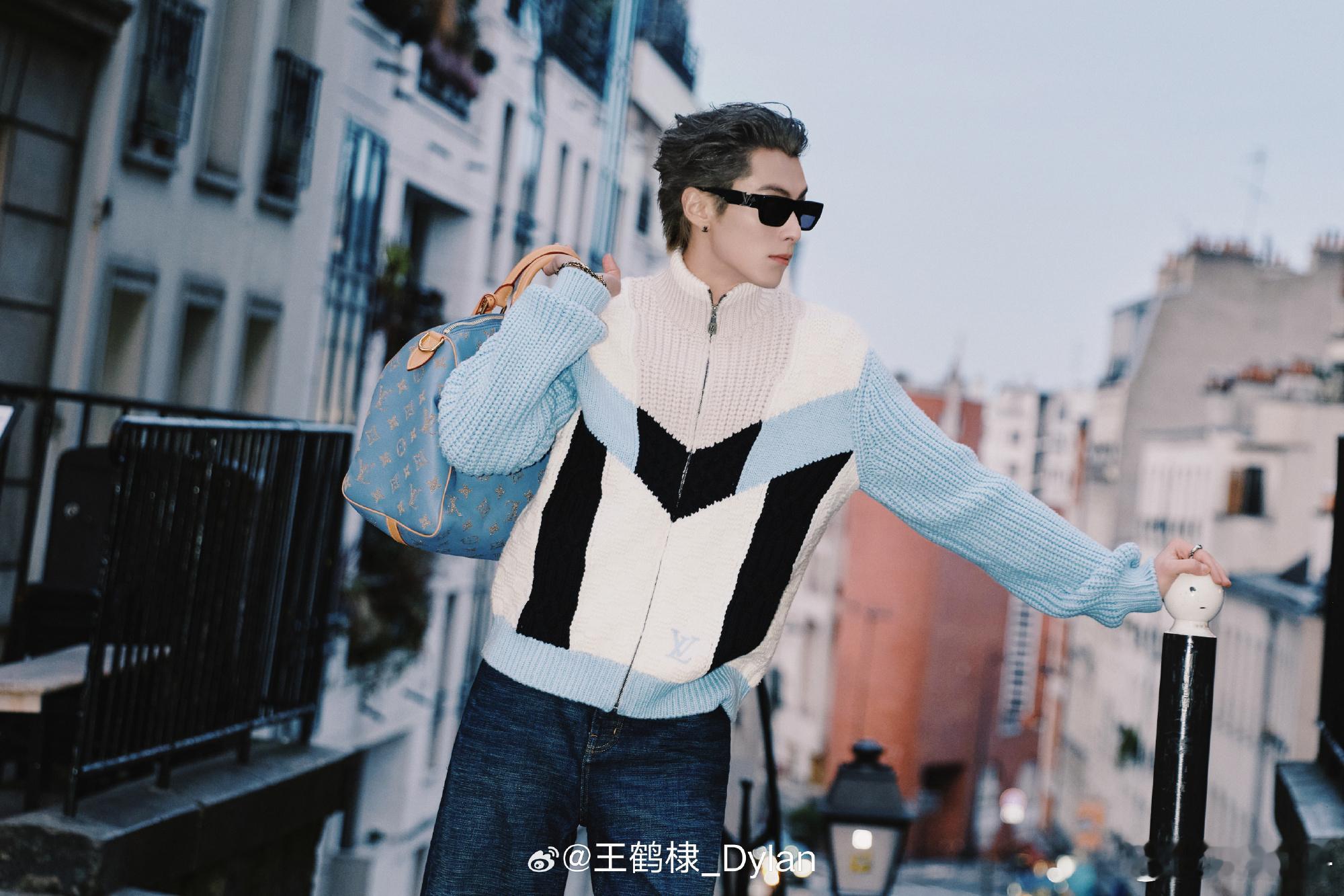 王鹤棣巴黎街角九宫格王鹤棣巴黎plog巴黎街仔上最靓的仔，🕶摘掉看看