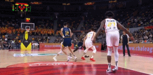 今天重点要夸一下焦泊乔，他6投全中拿下13分5篮板1封盖，打出了加盟广东以来最好