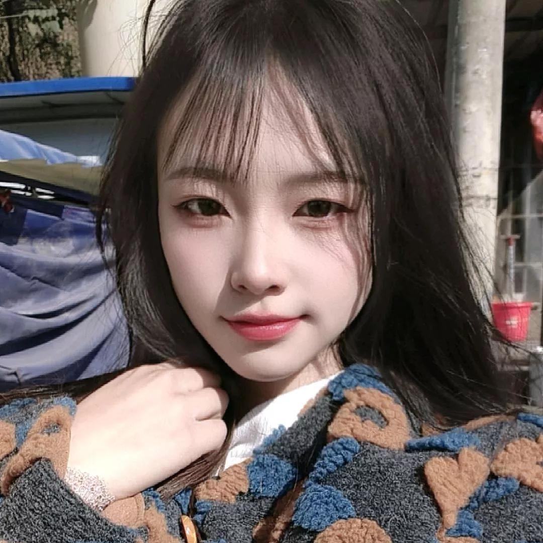 冬日暖阳，元气少女秋日少女照 阳光少女照 自然元气少女 元气美女 暖光花海少女 