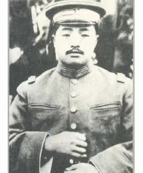历史知识 南昌起义后，在南下广东的路上，贺龙火线入党。在广东，贺龙的军队全军覆没