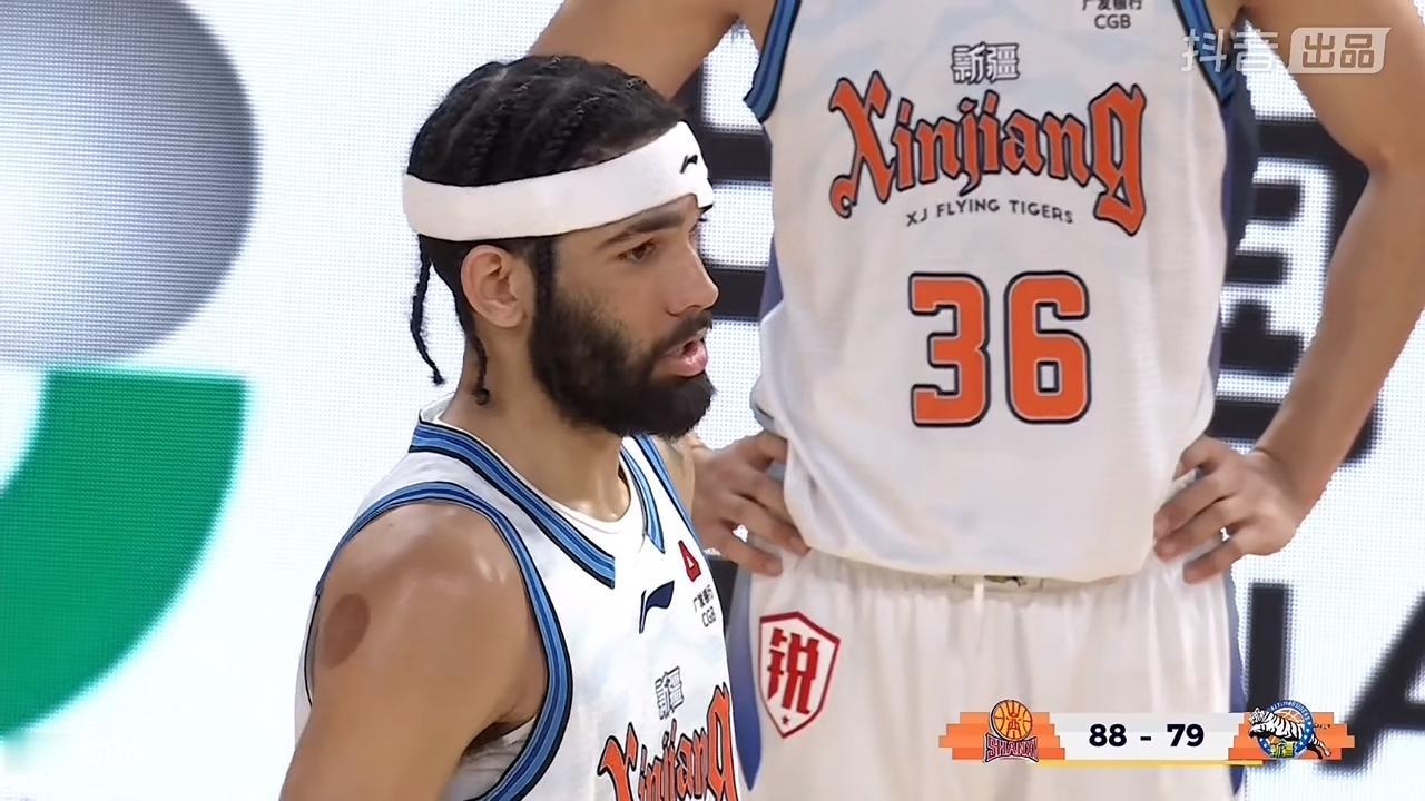 新疆飞虎男篮这个小外援水平太差了！

        在刚刚结束的新疆飞虎男篮客