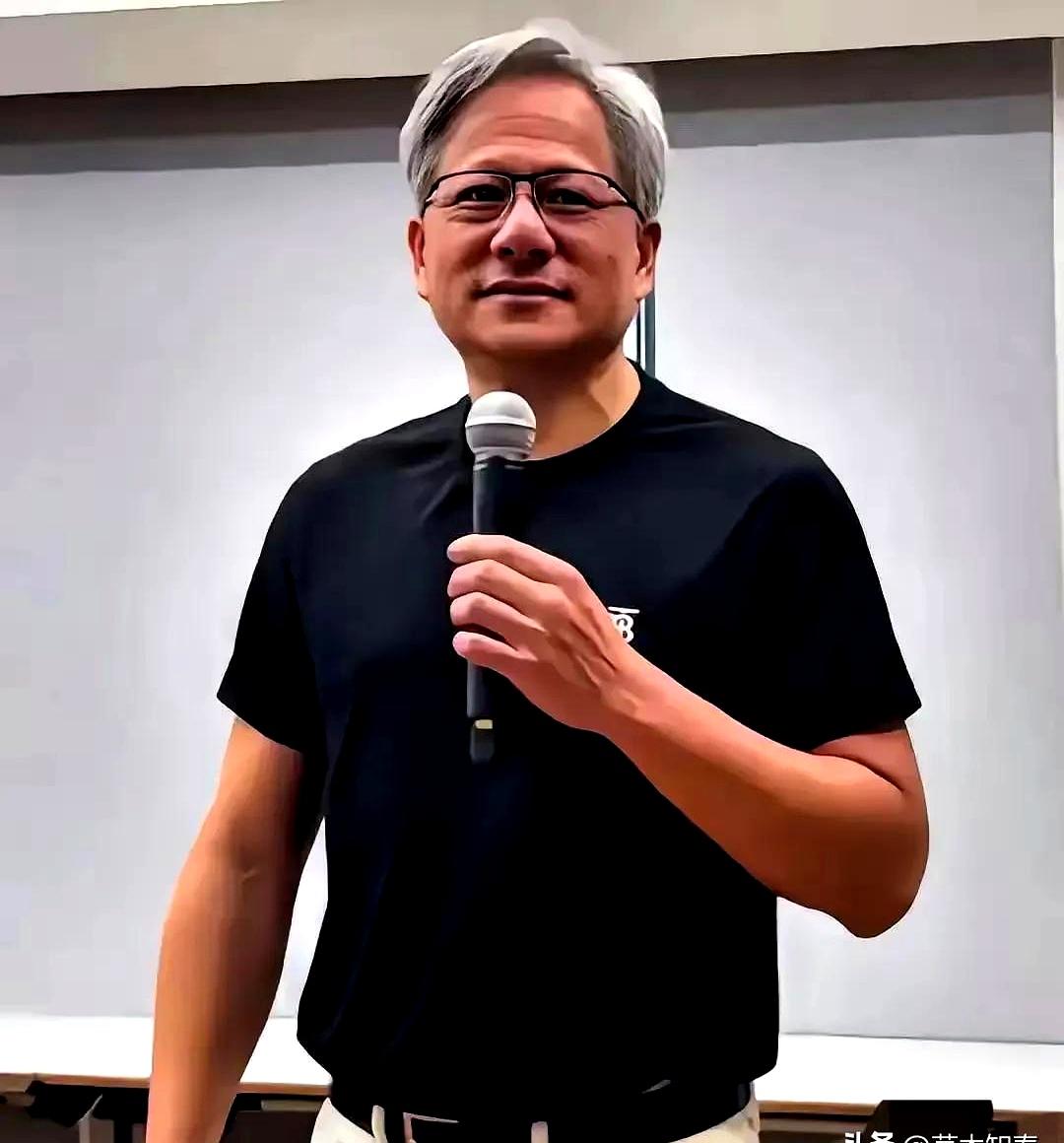 别一看混血就急着下结论，黄仁勋家这事，真不是“基因不行”这么简单。
说白了，孩子