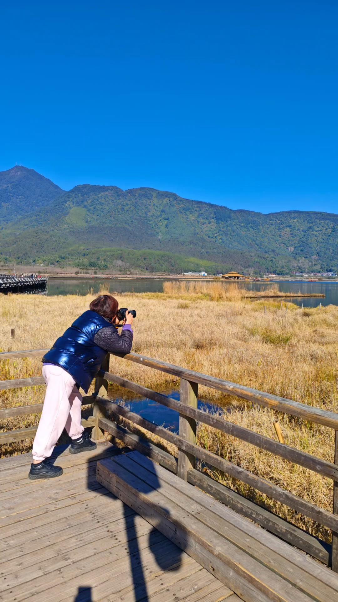人一定要培养自己的情绪稳定，你一旦情绪稳定，就很难被人操控。当他人无法通过激怒、