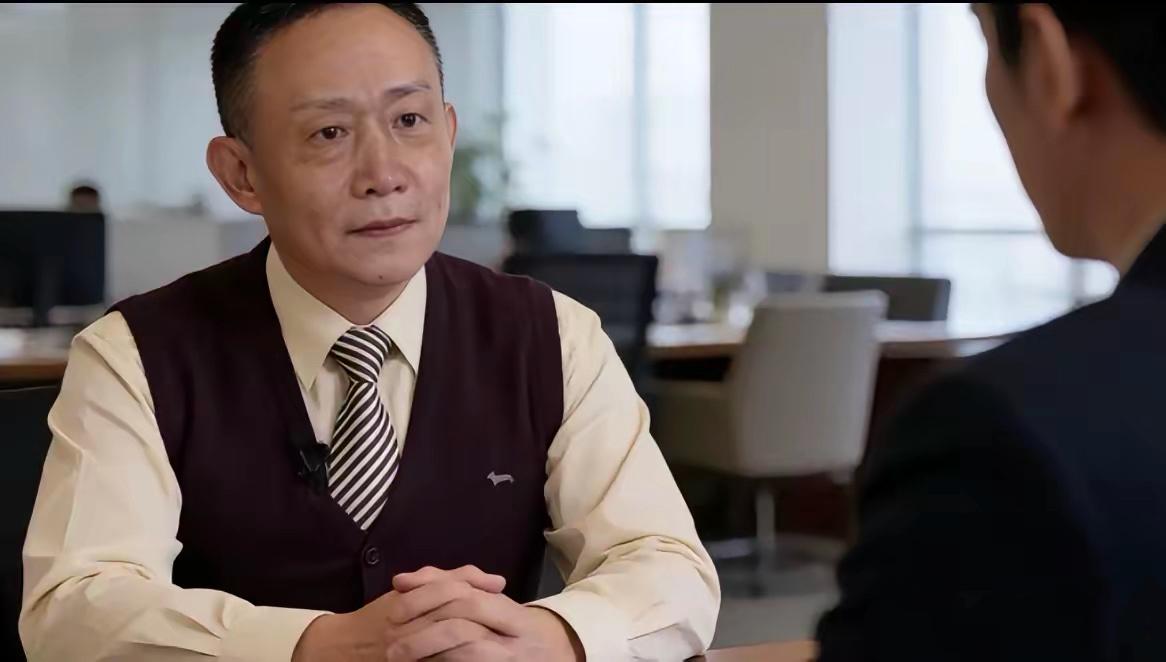 卢麒元这话，戳中老百姓心窝子了。水电网这些玩意儿，听着平常。可它们就是咱生活的空