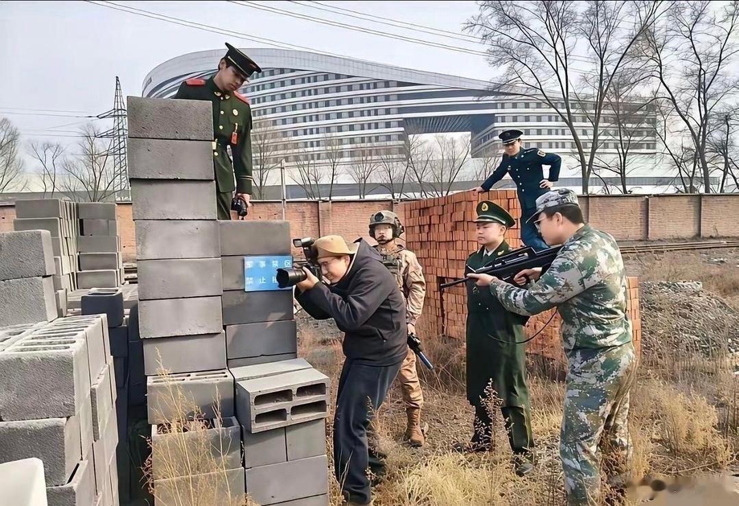 这个真的是诡异的像做出的图