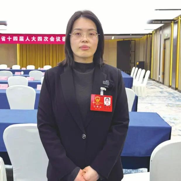 白衣执甲守初心！护士胡雪倩，数次逆行书写医者担当
 
胡雪倩，山东省德州市庆云县