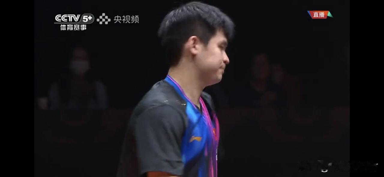 林诗栋4:0梁靖崑，晋级八强。
两个人交手7次。林诗栋4胜3负。
林诗栋世界排名