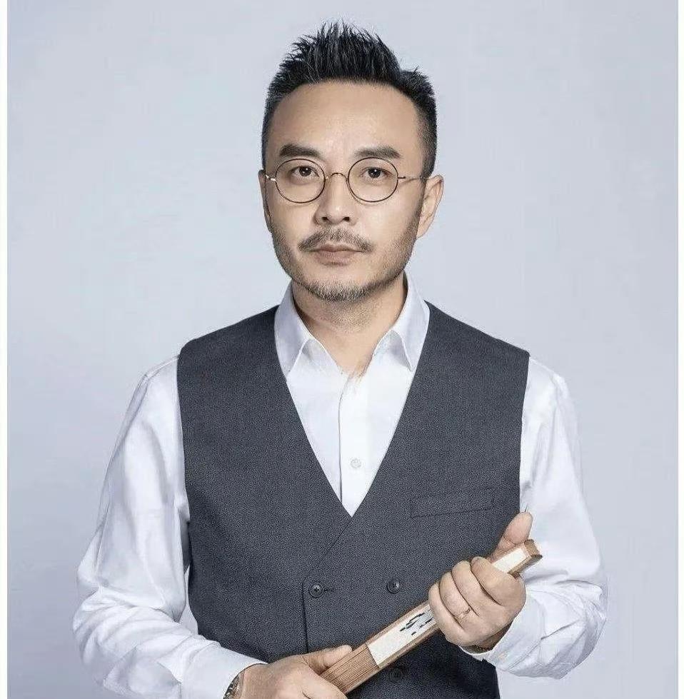 汪涵今天因为一部电影《监狱里来的妈妈》登上热搜，被网友热议。因为这部电影宣传根据