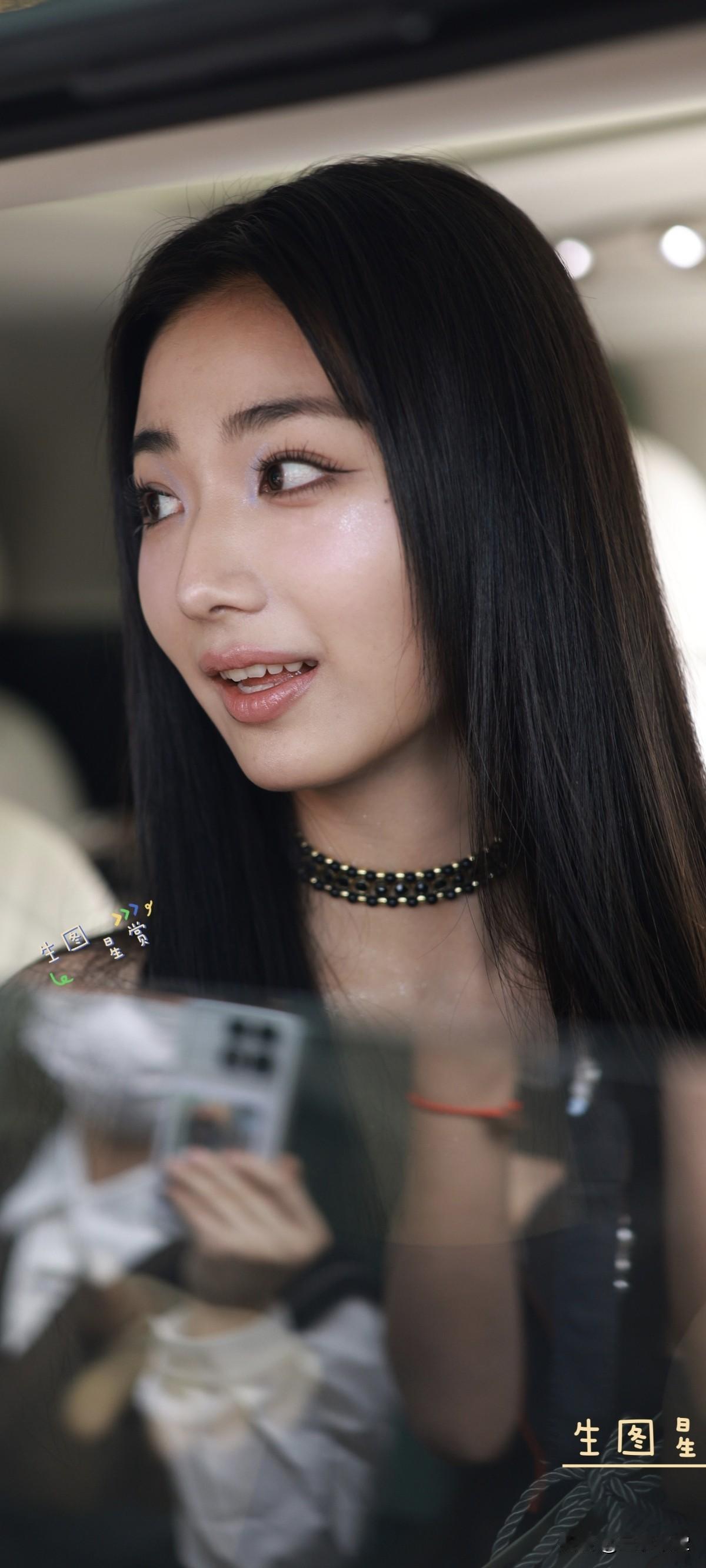 在你心目中,哪位女演员最吸引你?杨殊予剧查查之夜上班
黑长直蓝精灵，黑长直真的太