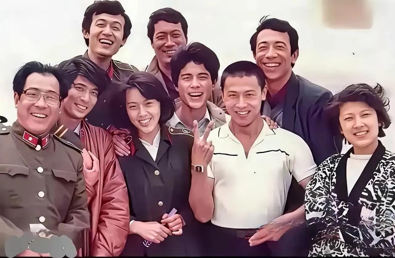 1987年放映的电影《便衣警察》，电影主题曲巜少年壮志不言愁》人们至今还在口口传