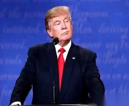 搞半天，全世界都以为要大结局了，结果人家只是排练了一下，灯光音响都没开。
那个所