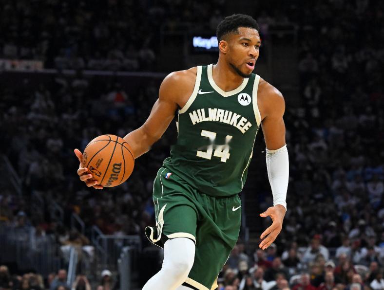 美记KellyIko今日发文，报道了灰熊的交易传闻。KellyIko表示:“消息