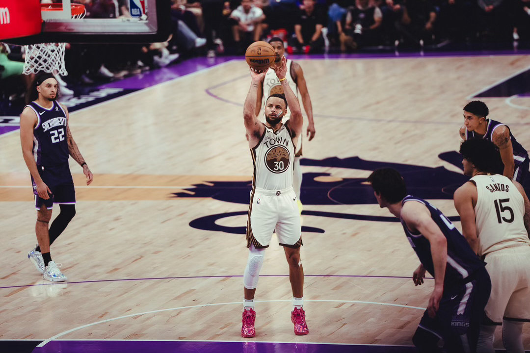 现在的每天都是回不去的明天晚安斯蒂芬库里