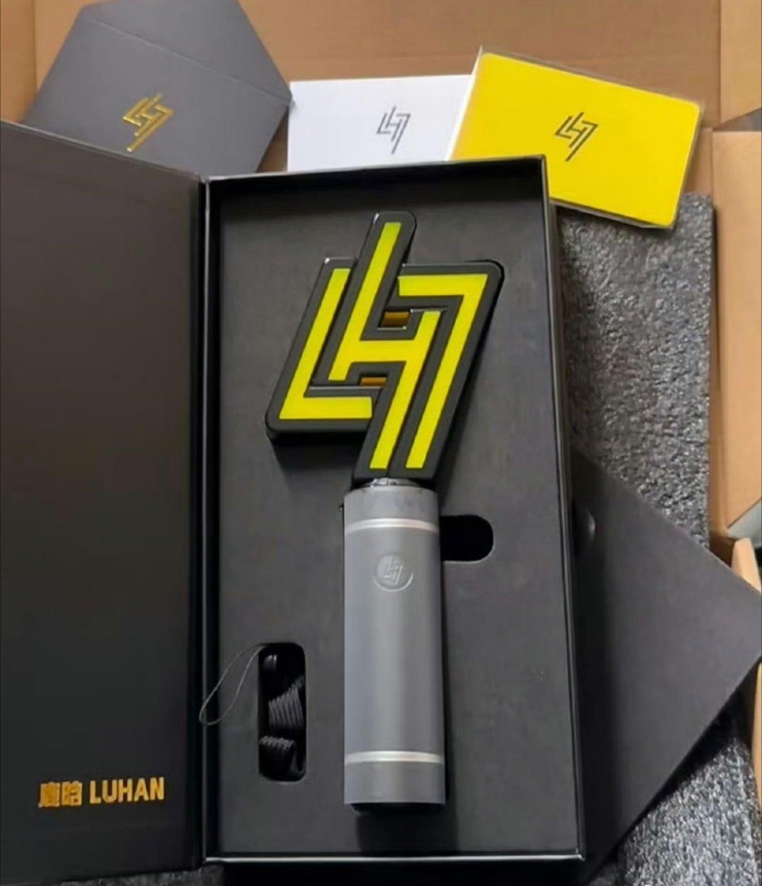 鹿晗应援棒，这应援棒是踩着六一的闹钟来的吧！这么准时！ ​​​