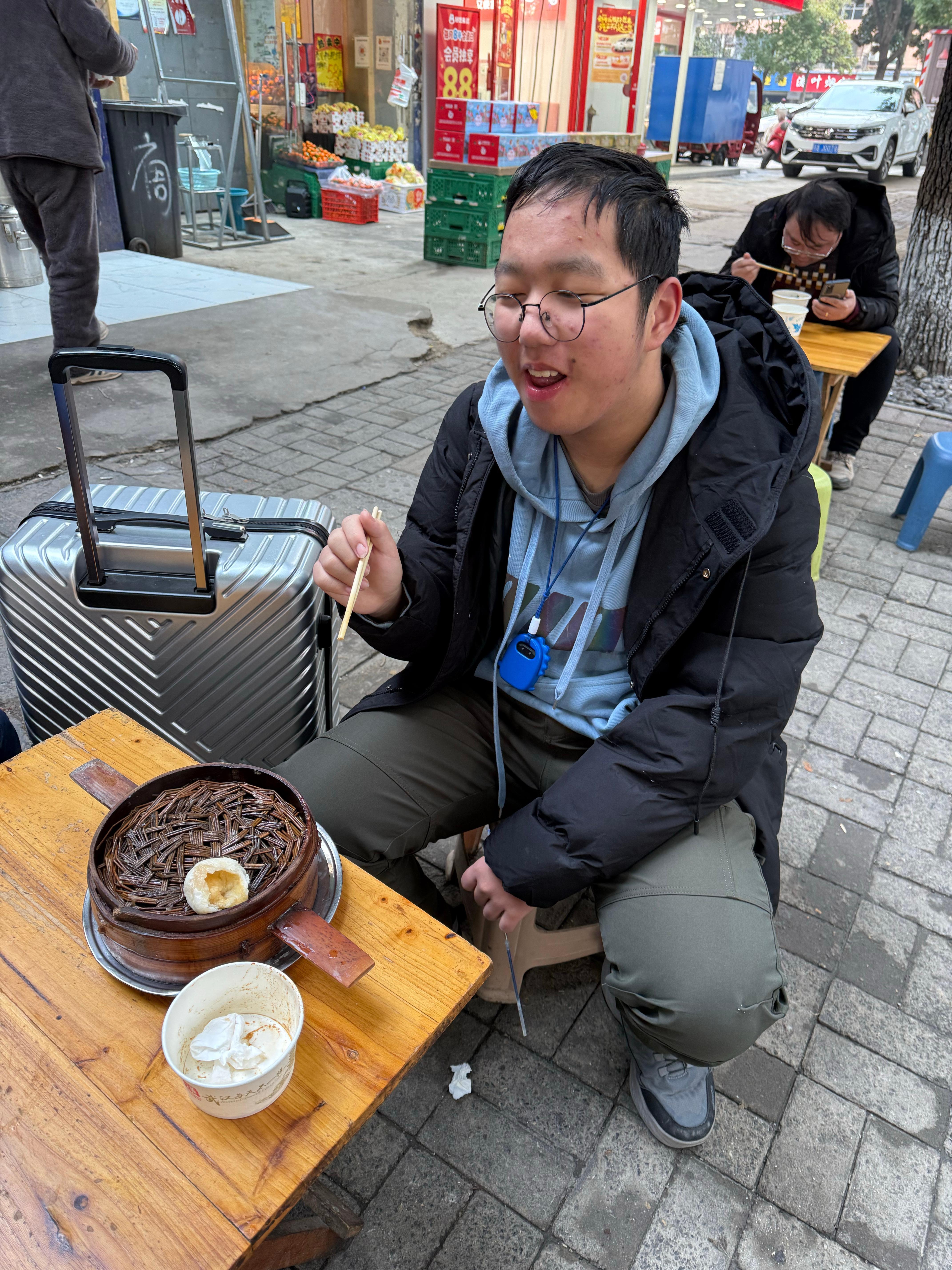 一号带他两出发湖南，武汉的早餐 小笼包热干面生活手记