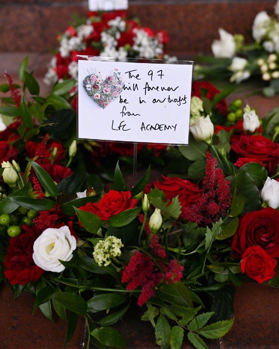 今天，利物浦足球俱乐部上下深切哀悼并纪念希尔斯堡悲剧37周年今日早些时候，利物浦