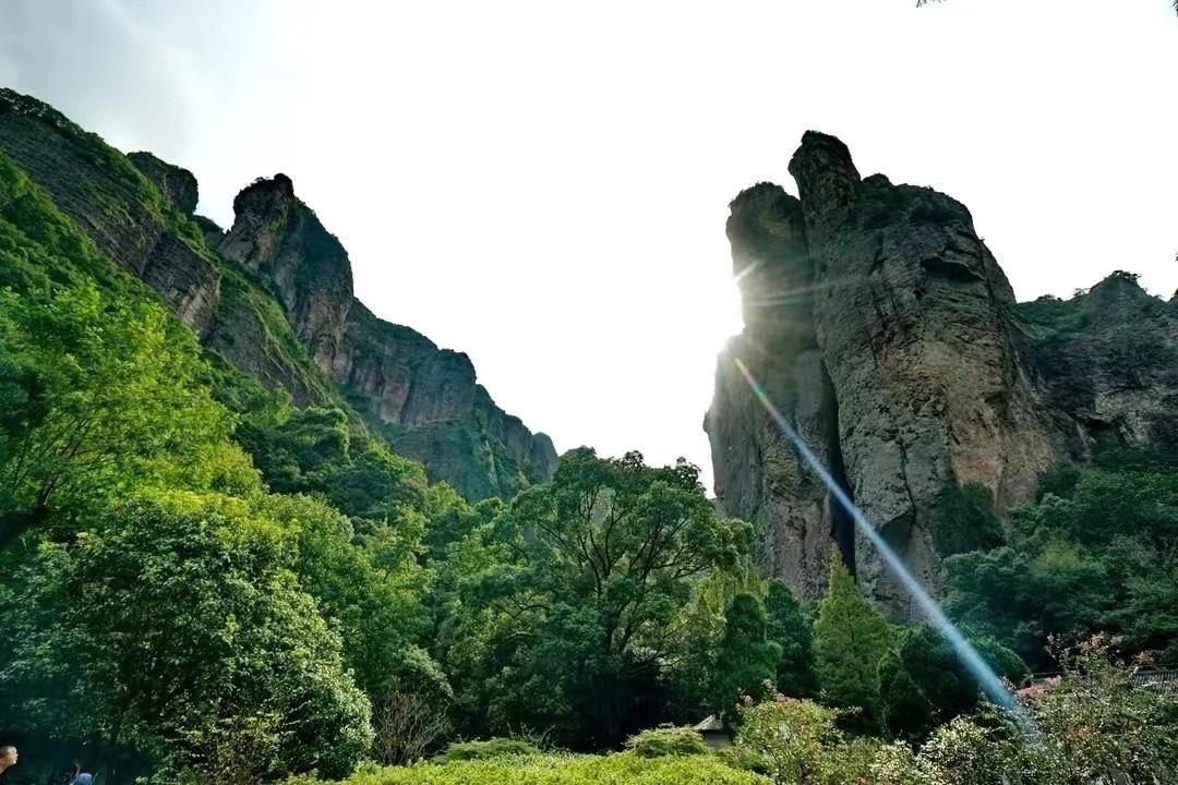 5·19中国旅游日｜雁荡山门票半价啦！
灵峰日夜景、灵岩、大龙湫、方洞、三折瀑、