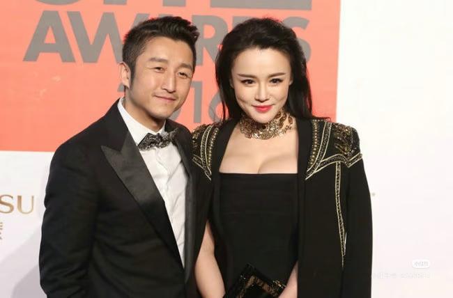 也不知道那女人有什么手段，
邹市明到现在还听她的话。

网友听到45岁的邹市明要