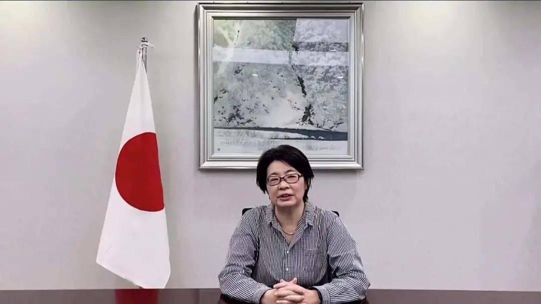 日本驻沈阳总领事高田真里说：“我本人以及日本国驻沈阳总领事馆，将把‘确保在东北地