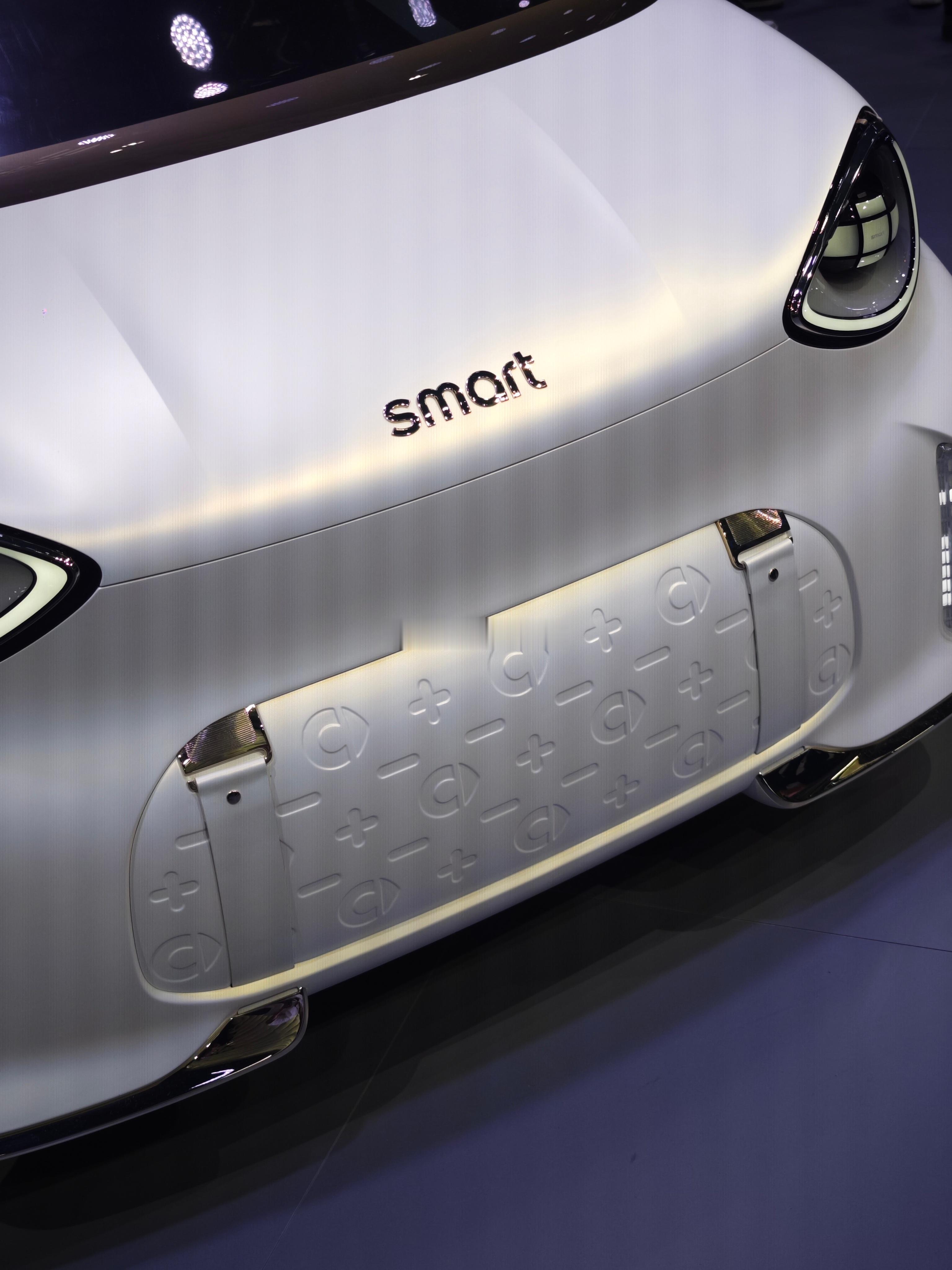 太喜欢了 小而美精致的像是艺术品期待值拉满了 最终的量产版到底什么时候能来？！汽