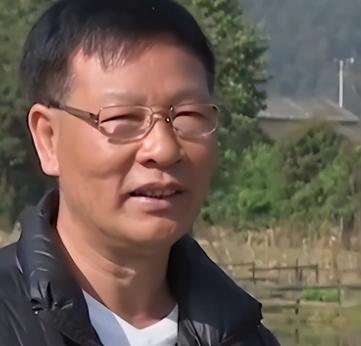 2009年，一云南老板在澜沧江中投入了6000万尾鱼苗，他本以为能大赚一笔，岂料