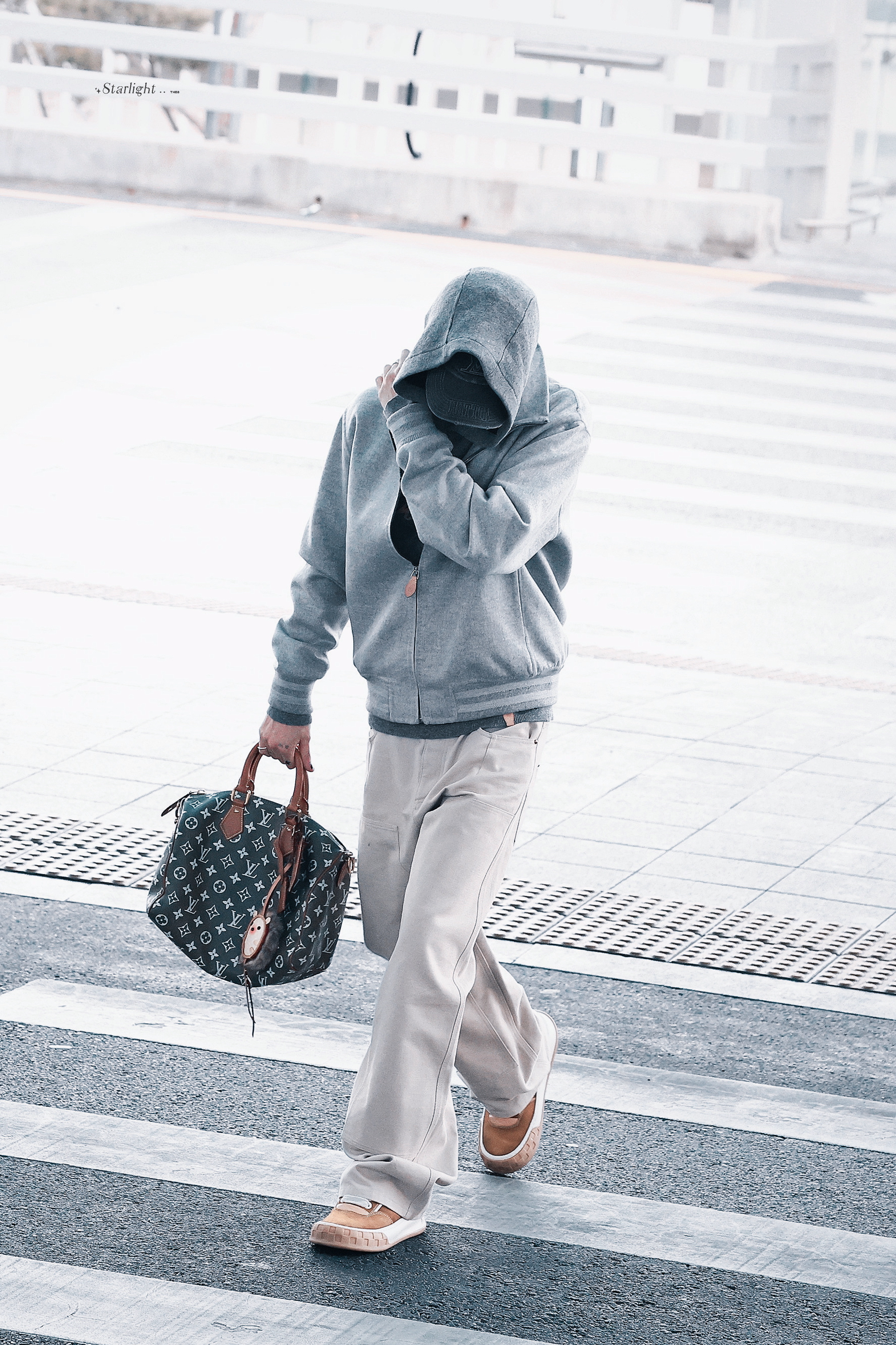 徐明浩 ｜ Louis Vuitton 2026 秋冬巴黎 男装周 启程法国 ，