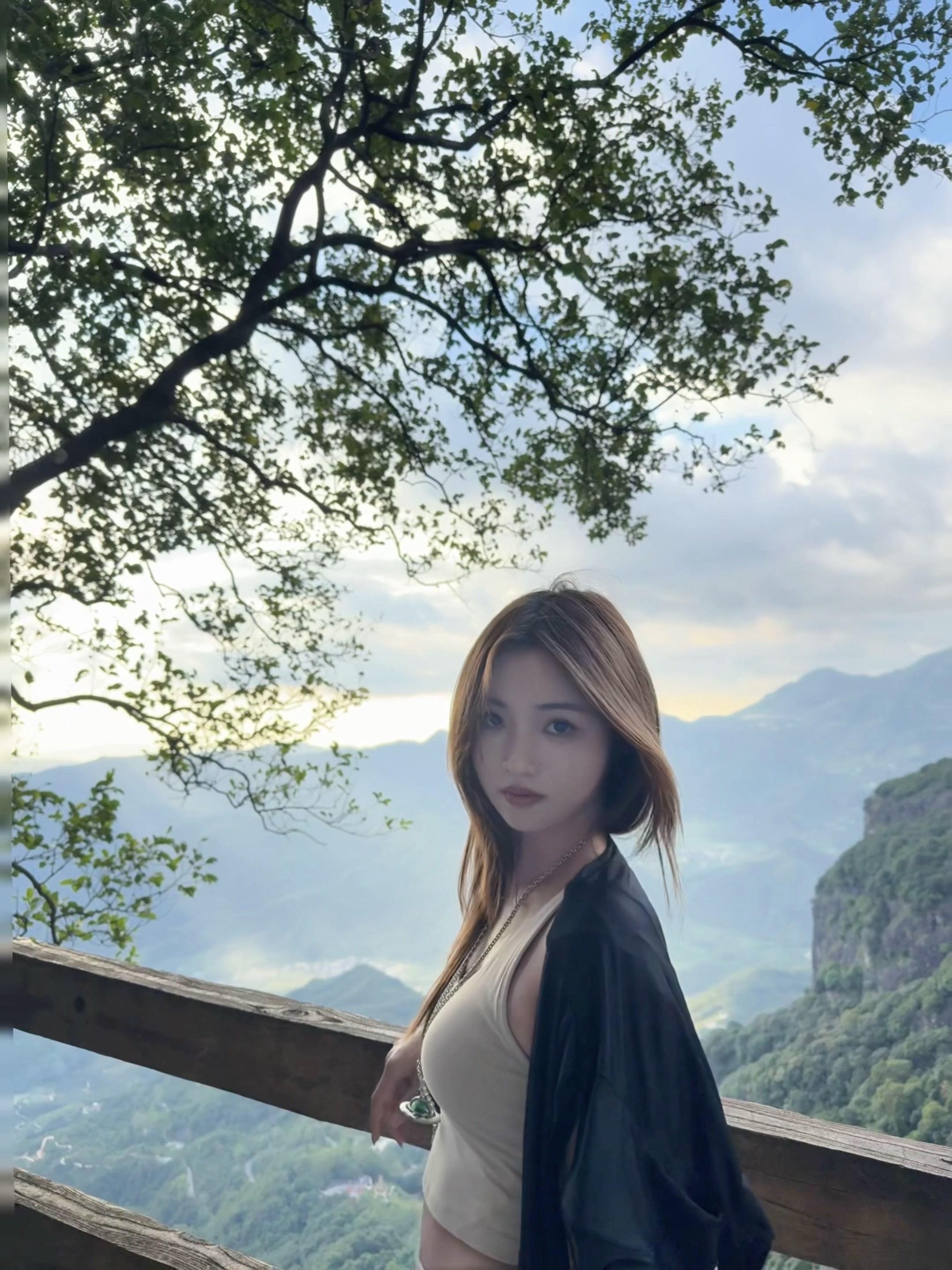 好累 好想一个人在山顶发呆