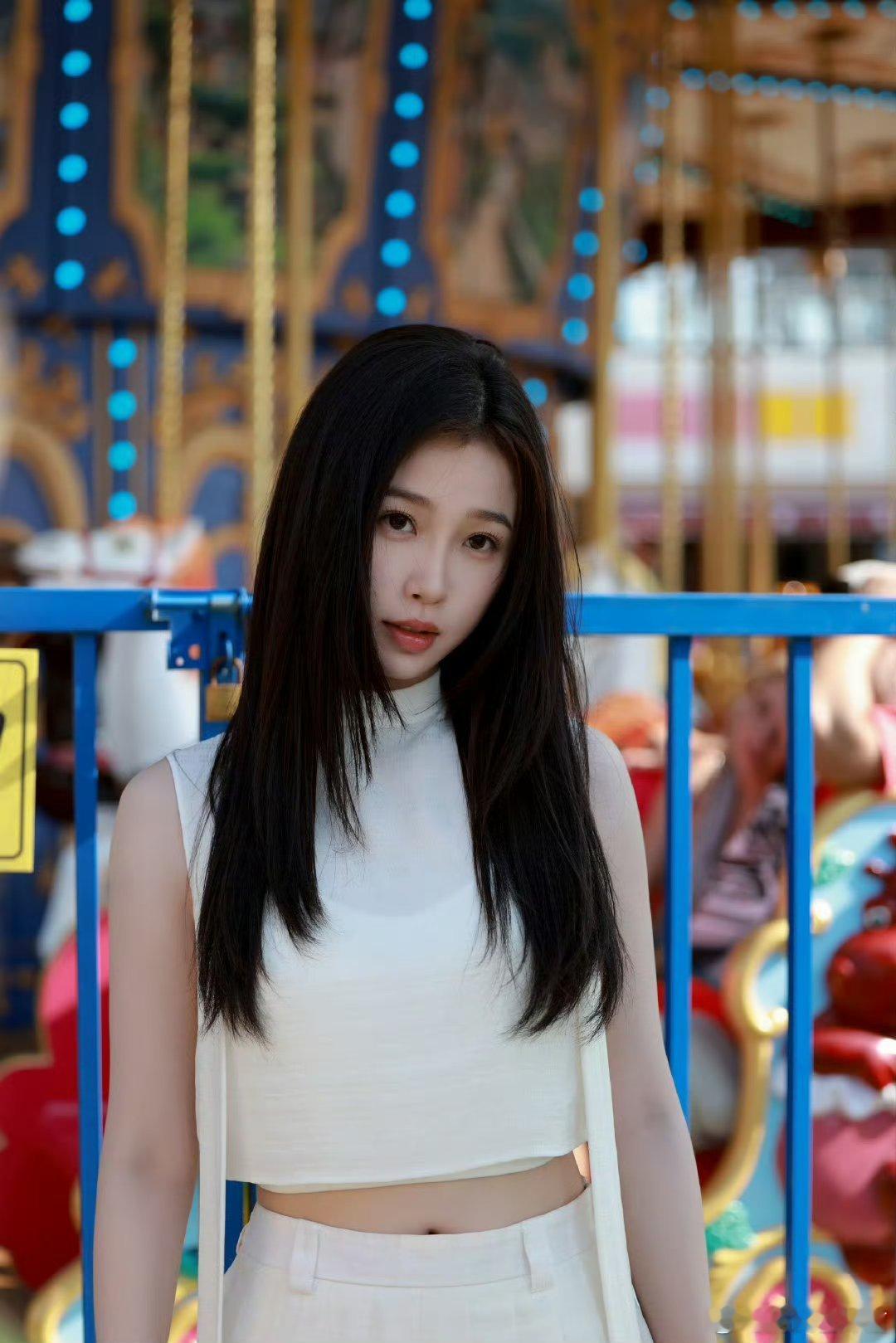 虞书欣特别感谢小石榴们双轨是好看的！！！ 