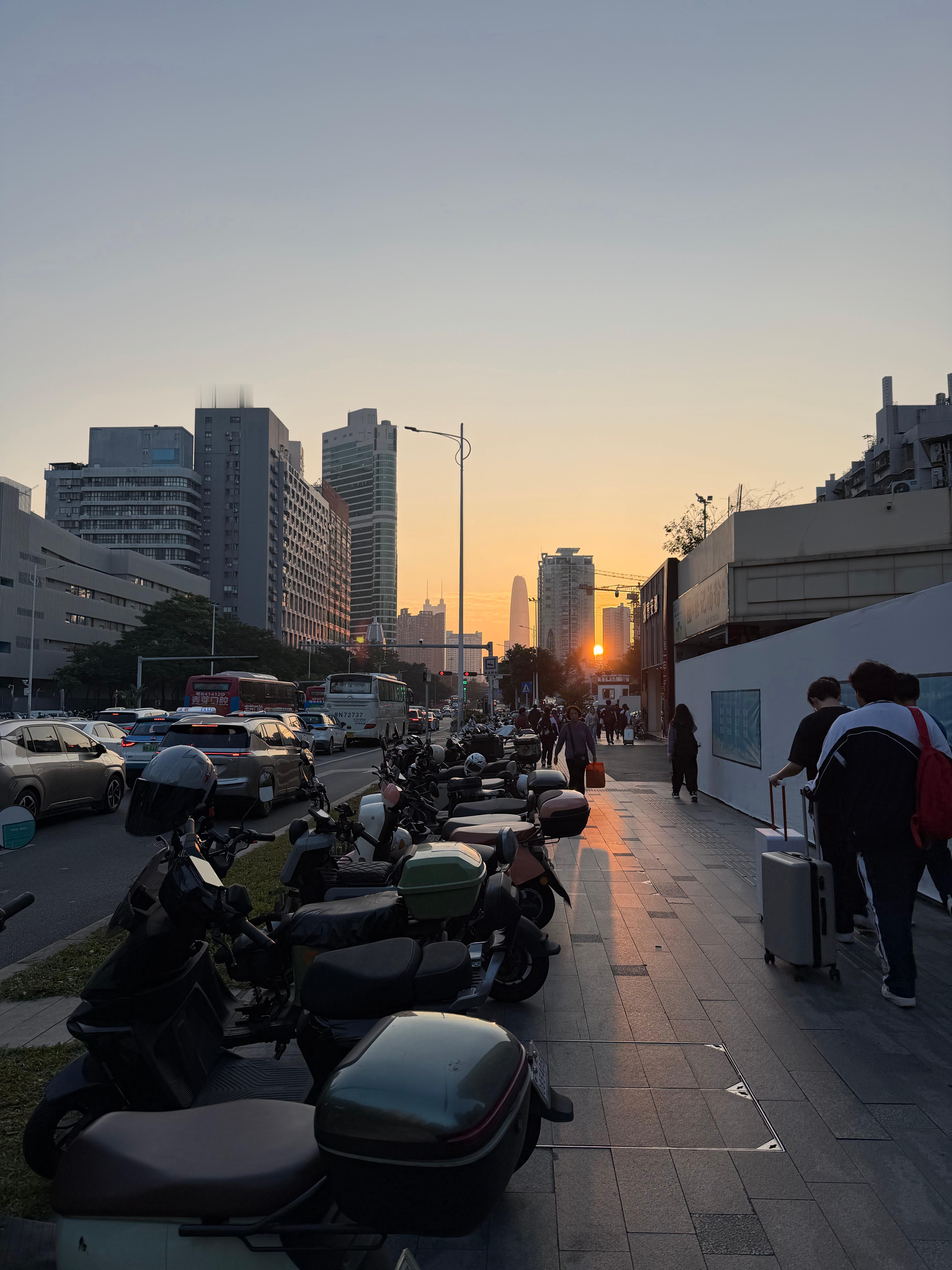 真美啊，深圳夕阳 深圳·东门步行街(新园路)