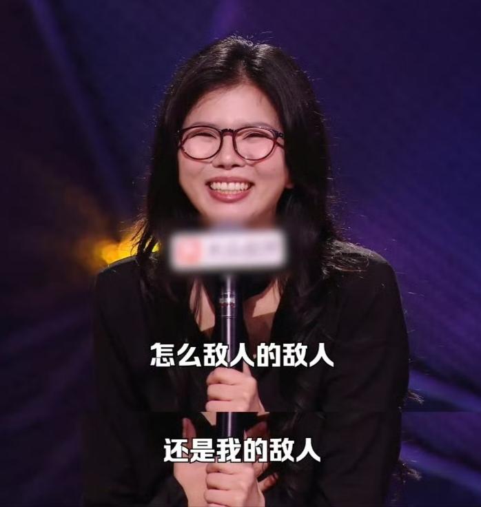 脱口秀陈晓靖“靖妃回宫”。鸟鸟哭成泪人，闫妮佩服她的勇气，我却看到了大戏背后，职