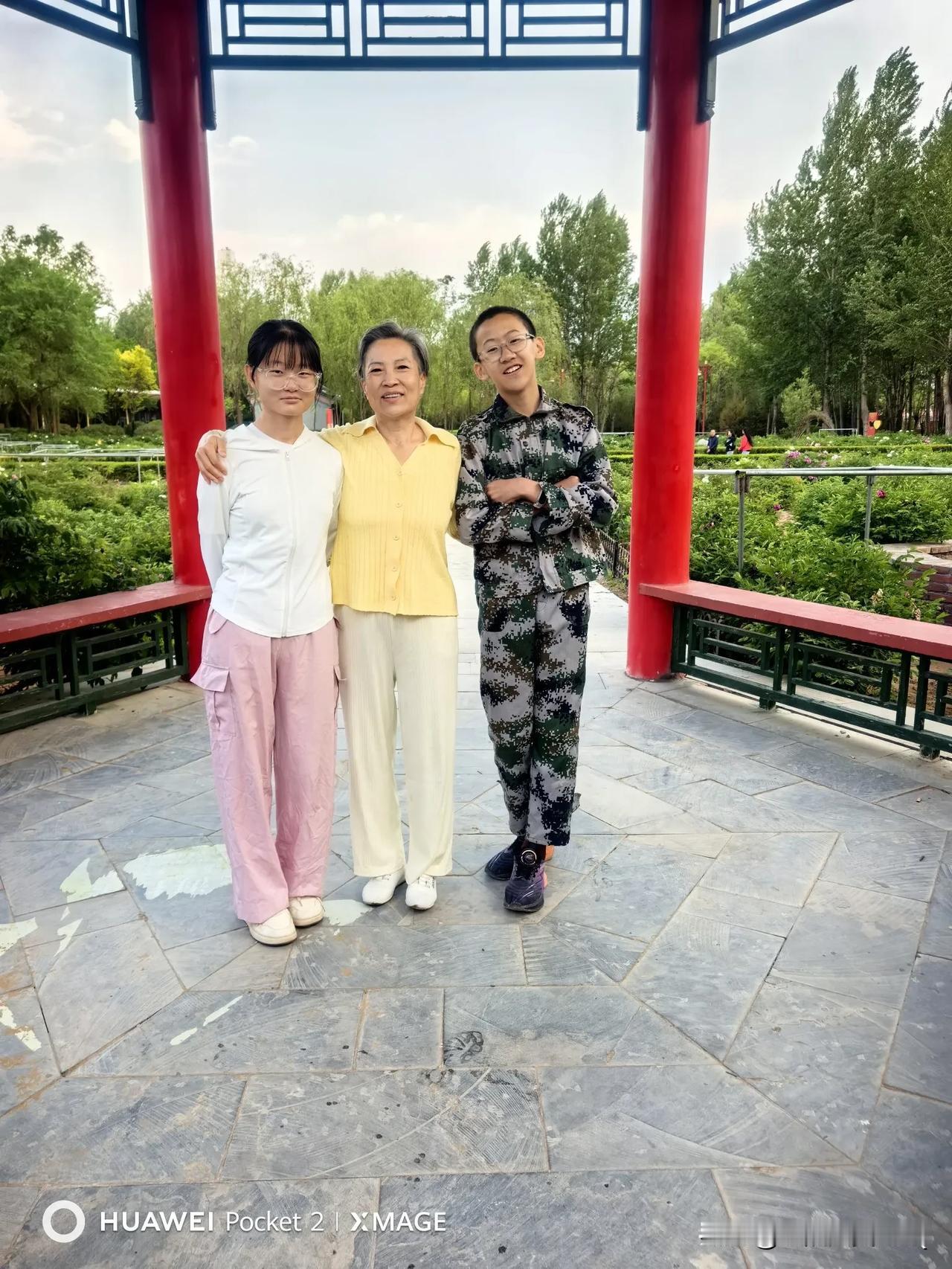 都比我高了，孩子们，愿我生命的余热照亮你们前行的路。感恩遇见，爱你们。