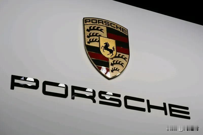 俄罗斯数百辆保时捷突遭“锁死”断电 俄罗斯数百辆保时捷
突遭“锁死”断电
这事儿