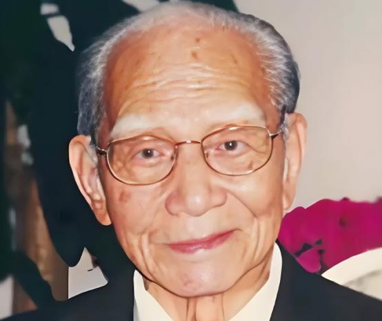 1949年，江苏宜兴一处临时战俘营里，一个被俘的国民党副师长突然认出了我军团长。