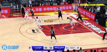 张文逸的三分真的很有特点！
而且心理素质也好！[赞][赞][赞]
投篮三不沾不中