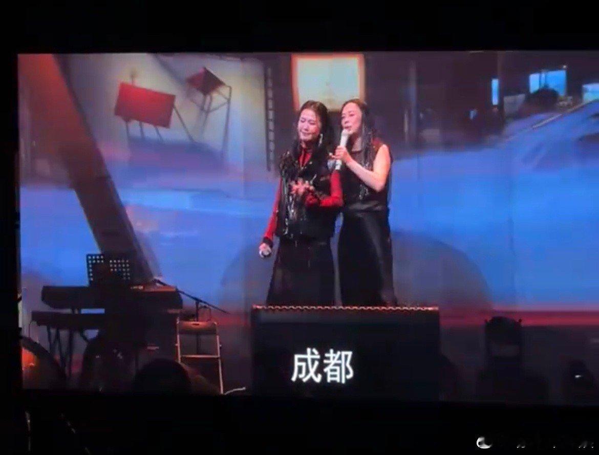 #藏在黄绮珊歌声里的故事感#黄绮珊这的声音很有穿透力，画面感一下子就有了，这样的