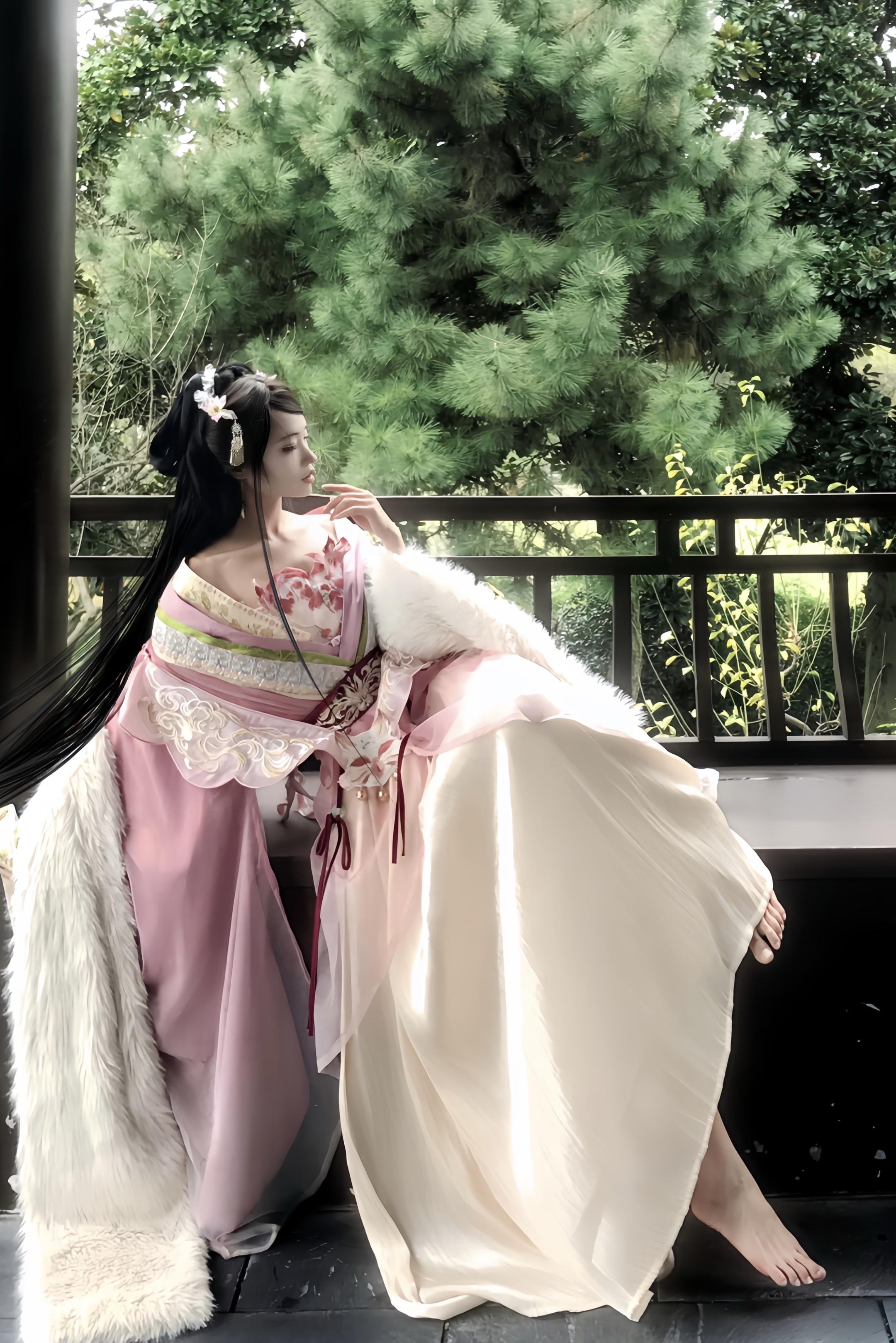 “姑娘思量的人已变成追忆”