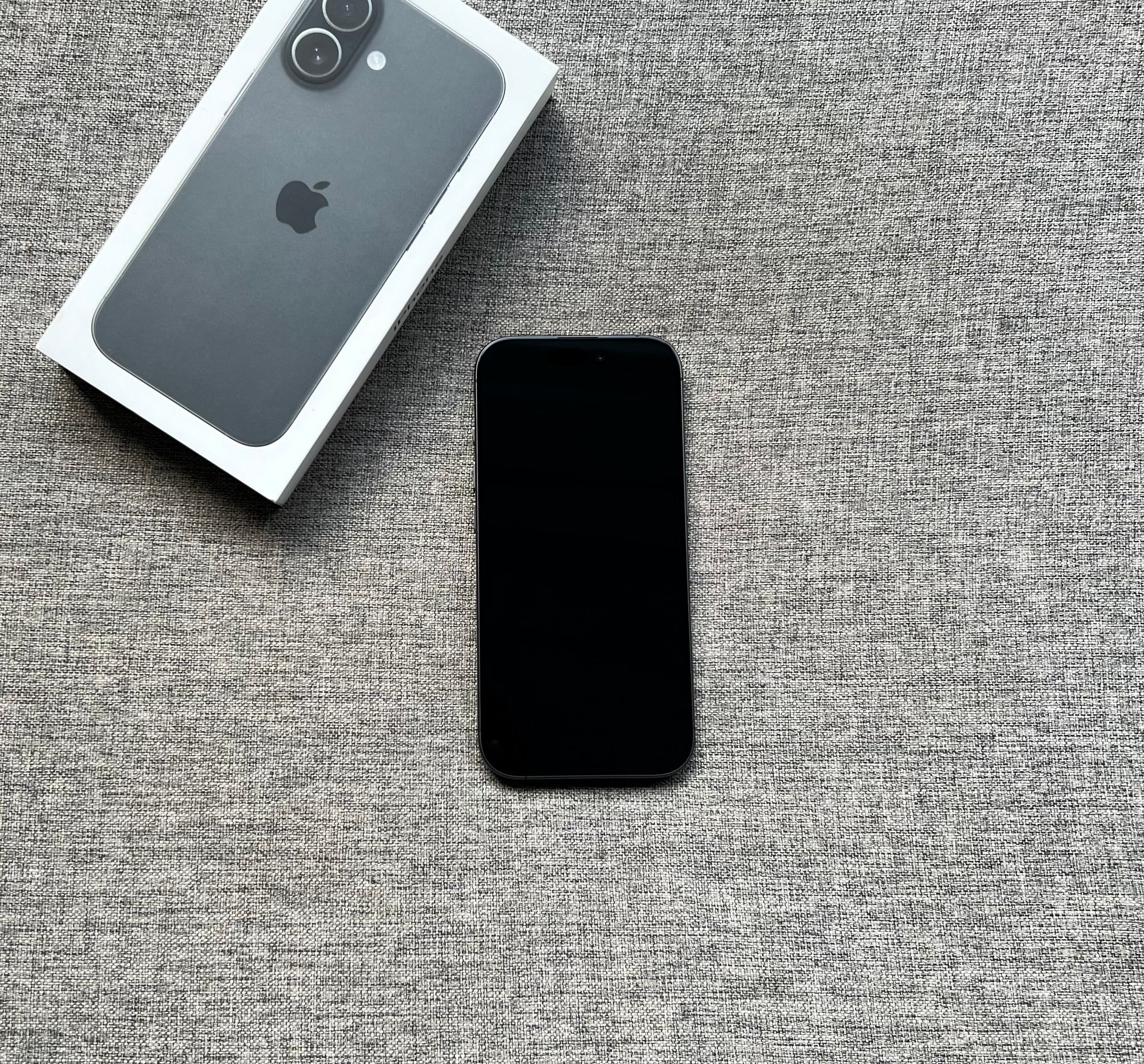 国行iPhone17 256G 黑色，99新，电池效率100，全国联保至2026