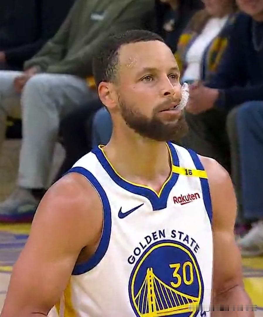 勇士113-121输奥兰多魔术！！3连胜终结。
库明加的缺阵影响很大，球队缺乏稳