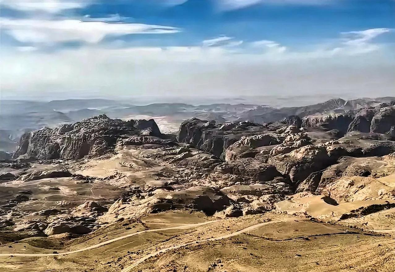 特朗普又要对台军售了，这下可好，引起了东方大国的强烈反应。

要知道，特朗普时期