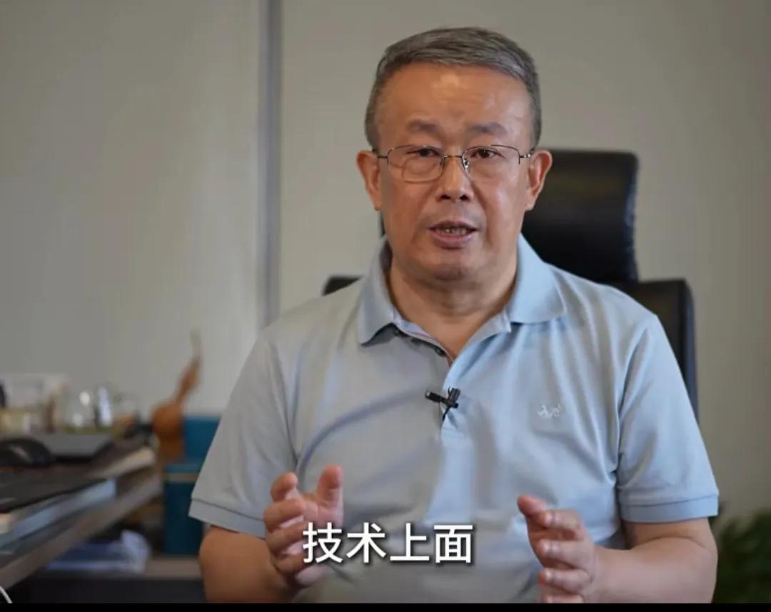 项立刚重视传统文化的培养。6月25日，项立刚先生向大家分享了一个喜讯，即家里的小