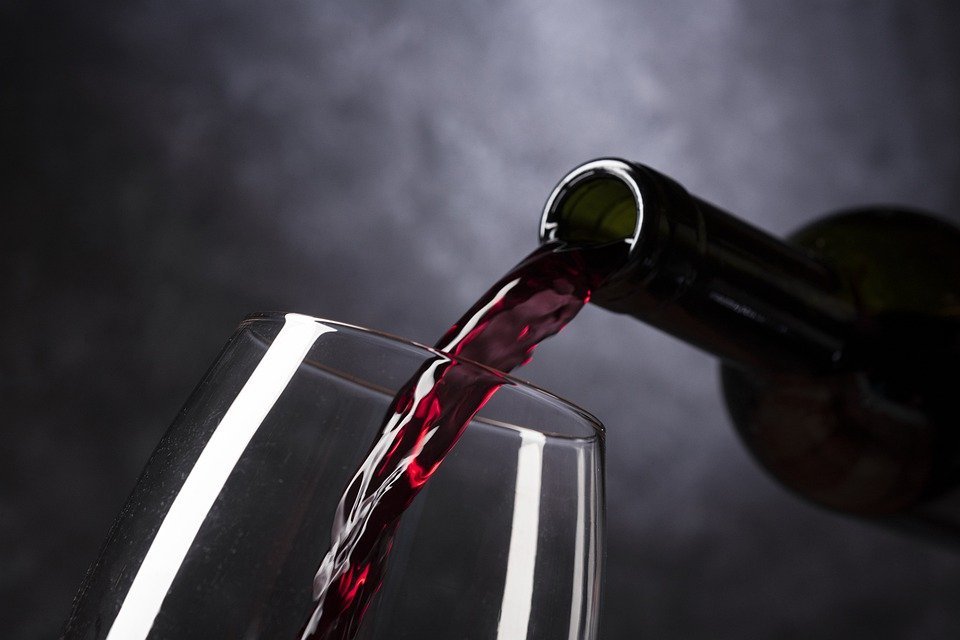 【欧洲葡萄酒商“梦碎”：中国客户大幅下降，转寻新市场】#欧洲葡萄酒商感叹中国客户